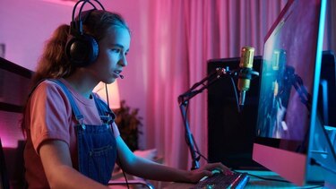 La mujer que tiene la misión de sacar a los niños de las redes sociales (y las amenazas que recibe por ello)