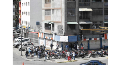 Venezuela anuncia plan ante escasez de gasolina