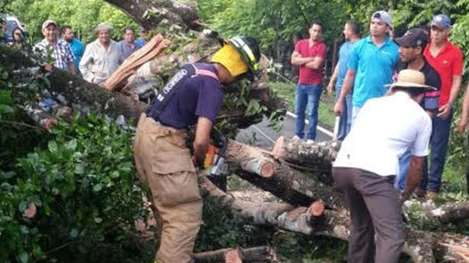Comunidades tableñas quedan incomunicadas