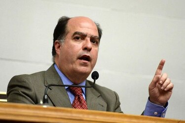 Jefe de Parlamento venezolano llega a Europa para reunirse con mandatarios