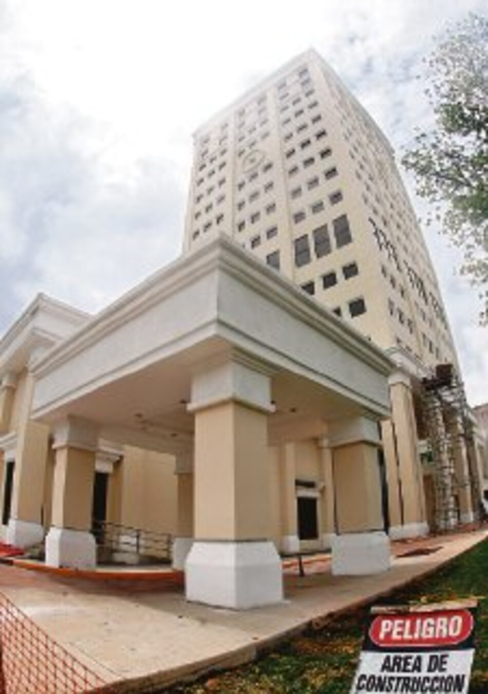 Caja de Ahorros abrirá 20 sucursales