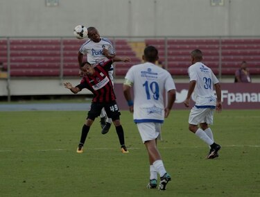 Atlético Nacional se mantiene líder y único invicto