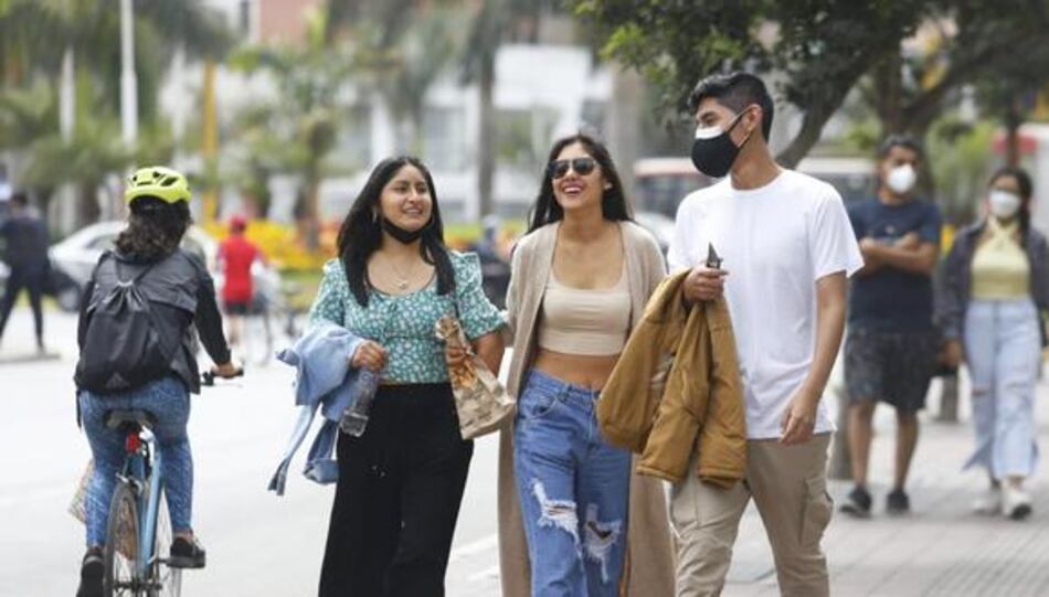 Los peruanos siguen usando mascarillas aunque dejó de ser obligatorio