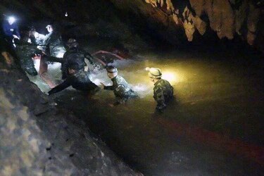 Tailandia: Rescatista muere por falta de oxígeno en cueva