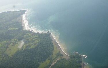 Rescatan a ocho pasajeros de lancha que quedó a la deriva en  costa sur de Azuero