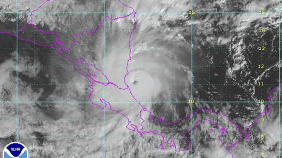 Huracán ‘Otto’ toca tierra en costa sur de Nicaragua