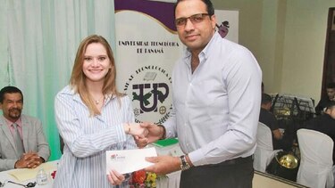Entrega del premio ‘Diplomado en Creación Literaria 2019’