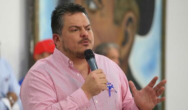 El perredista Carlos Pérez Herrera renuncia a la candidatura como diputado del 8-4