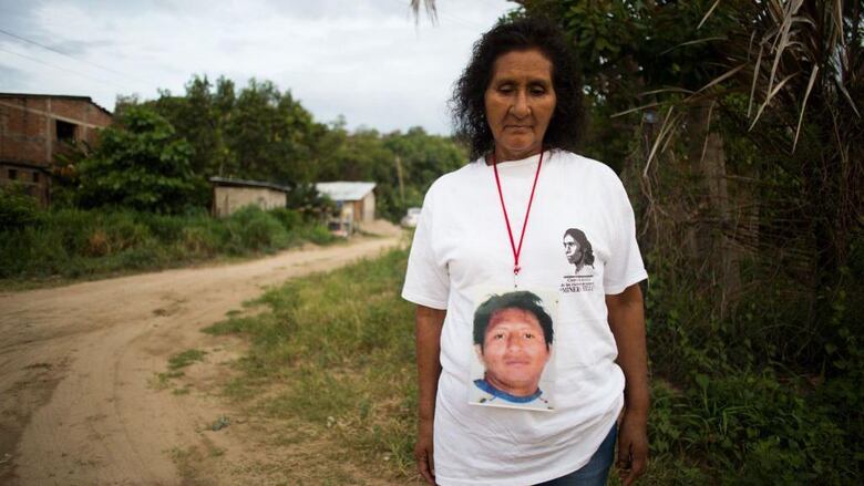 ‘Ante la falta de respuesta, en México las madres buscadoras han aprendido a leer los bosques y las montañas, a ser como peritos forenses’