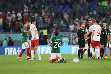 El primer estadio desmontable del mundo resiste a la pasión mexicana
