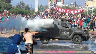 Chilenos intentan retornar a la normalidad, tras protestas