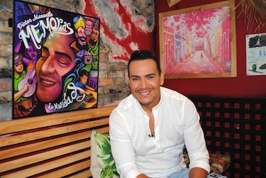 Víctor Manuelle se une gracias a la tecnología al icónico Frankie Ruiz en ‘Otra noche más’