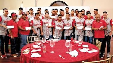 El Gobierno premia a los campeones del béisbol juvenil
