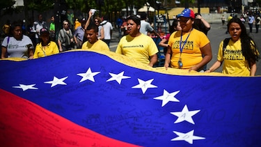 Oposición vuelve a marchar por referendo