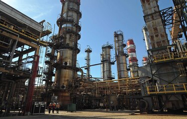 Comisión Europea avala precio tope para el gas en Portugal y España