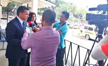 Ricardo Lombana presenta amparo de garantías constitucionales en contra del proyecto de recuperación de playas