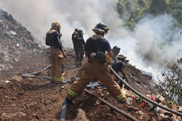 Quema de llantas provoca incendio de gran magnitud en un vertedero clandestino de Cárdenas