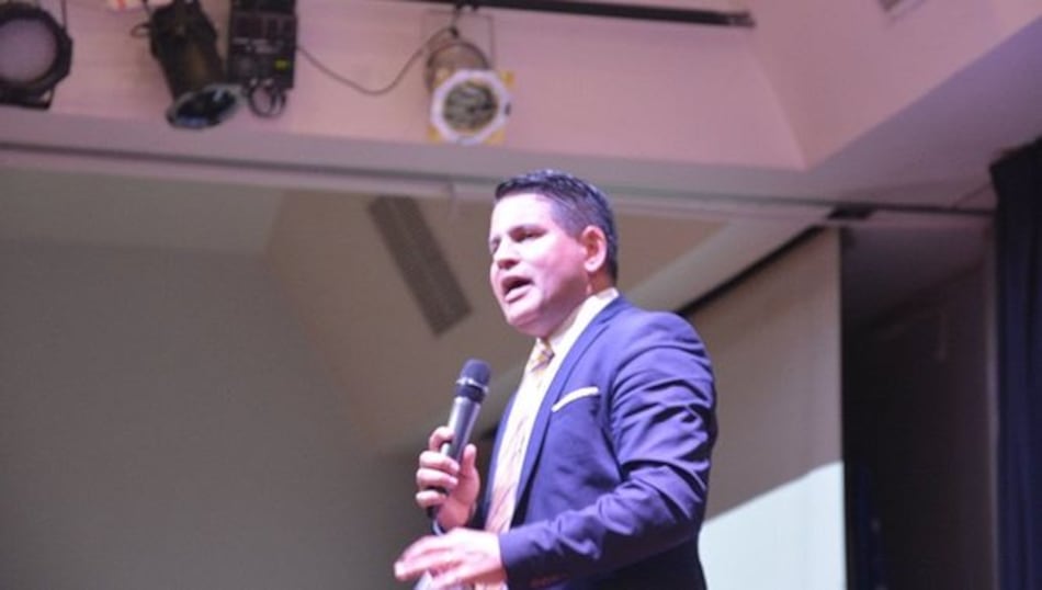 Matrimonio homosexual trastoca las elecciones presidenciales en Costa Rica