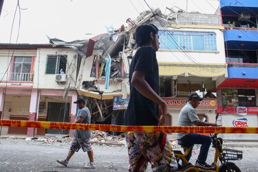 Cifra de heridos por sismo de magnitud 6,5 asciende a 484 en Ecuador