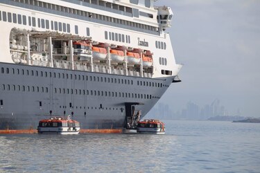 ‘Hay más vidas en riesgo’, advierte la naviera que opera los dos cruceros con coronavirus