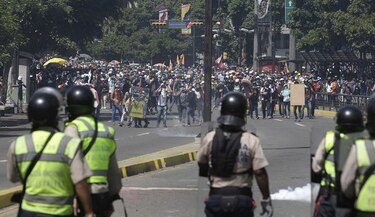 Oposición venezolana rechaza postular a candidatos a constituyente