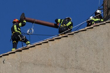 Se instala la chimenea en la Capilla Sixtina para el cónclave