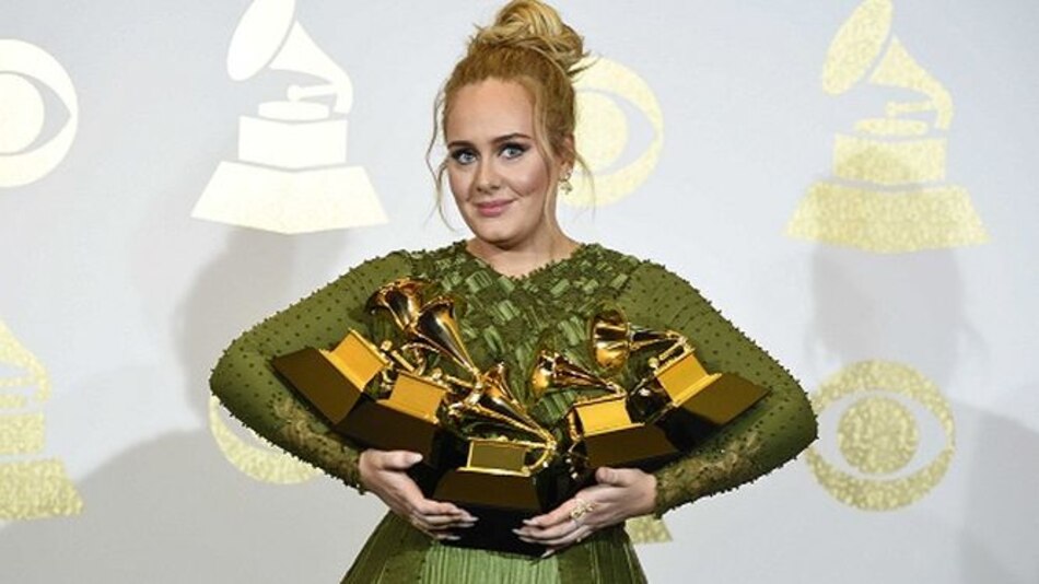 Adele confirma estar casada tras años de especulaciones