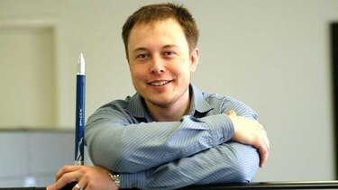 "Sabelotodo, un ego desbordante y un orador tímido": Elon Musk, el genio excéntrico al que no le bastó con ser el hombre más rico del mundo y el primer billonario de la historia