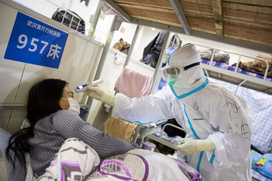 Suben a casi 1,900 los muertos en China por el nuevo coronavirus