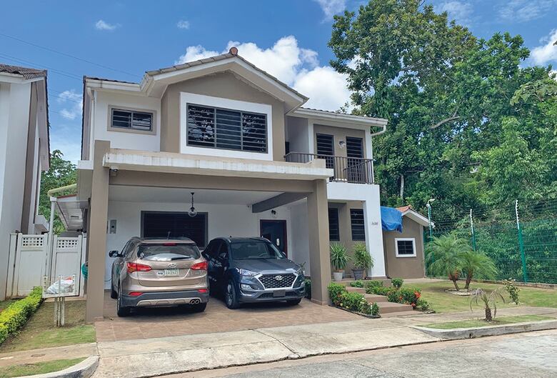 Termina el secuestro de los bienes de Kenia Porcell: la Corte da carpetazo a la demanda que le puso Martinelli 