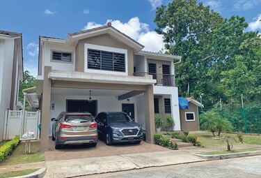 Termina el secuestro de los bienes de Kenia Porcell: la Corte da carpetazo a la demanda que le puso Martinelli