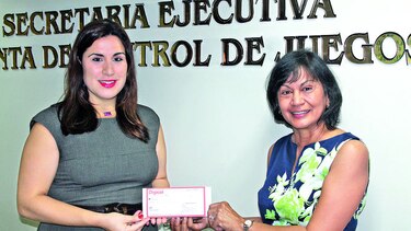 Digicel entrega donación