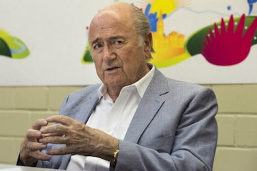 Blatter desafía a sus críticos y los reta en las elecciones