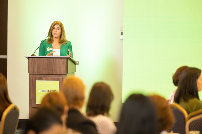 Ana Elena Porras se une a la campaña de Eduardo Quirós