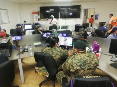 Autoridades evalúan opciones para restablecer la comunicación con Bocas del Toro, puede ser un puente aéreo