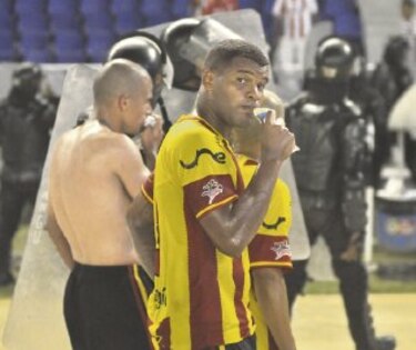 Sancionan a Moreno