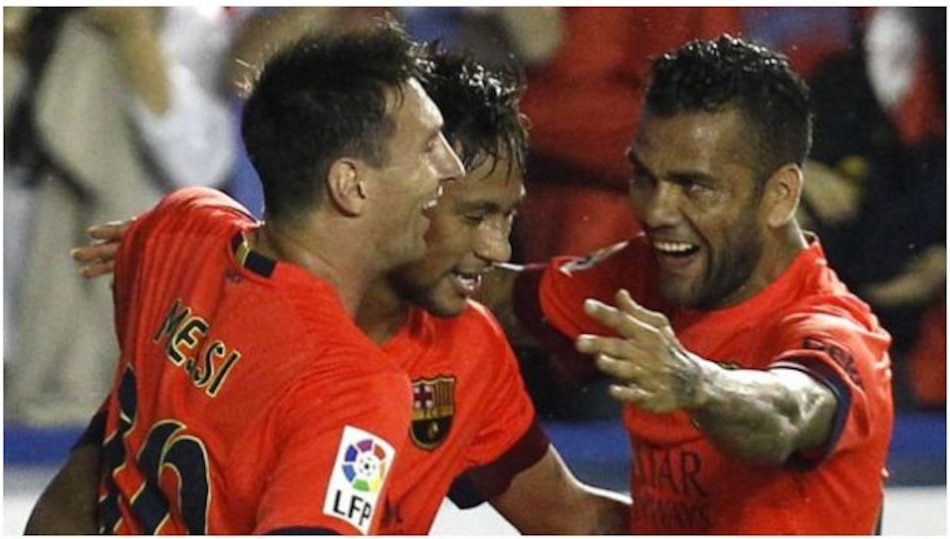 Barcelona golea 5-0 al Levante y sigue perfecto