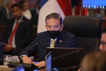 Riesgos fiscales y políticos ponen en peligro el grado de inversión de Panamá