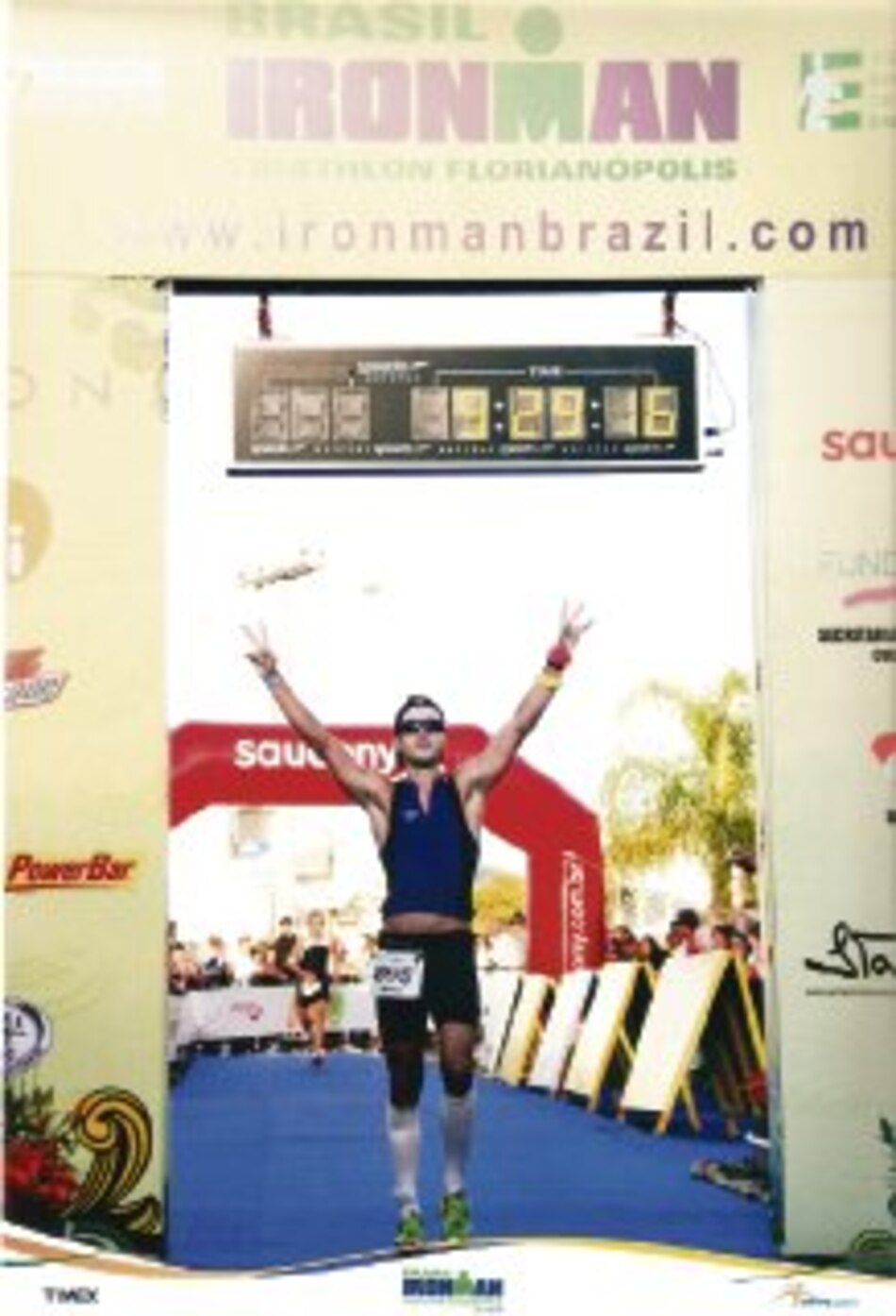 Cordovez logra buen tiempo en Ironman