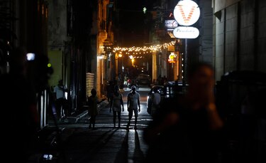 Nochebuena y Navidad a oscuras: los apagones no dan tregua a Cuba en las fiestas
