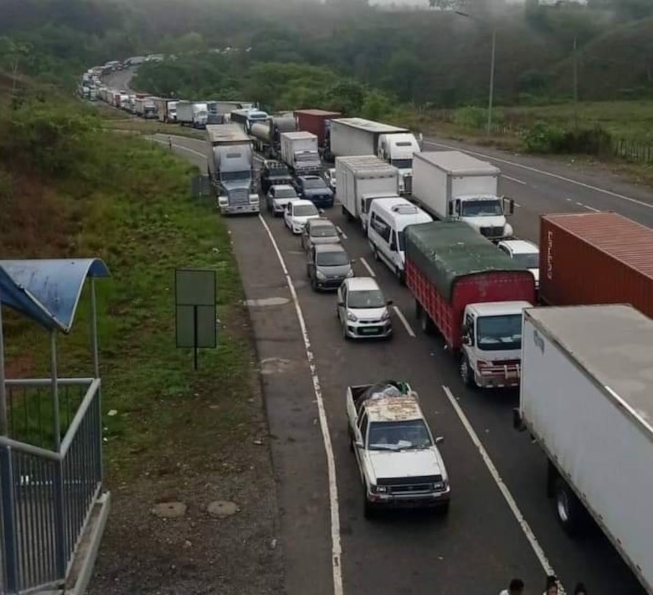 Se mantiene el cierre de la vía Interamericana en Tolé