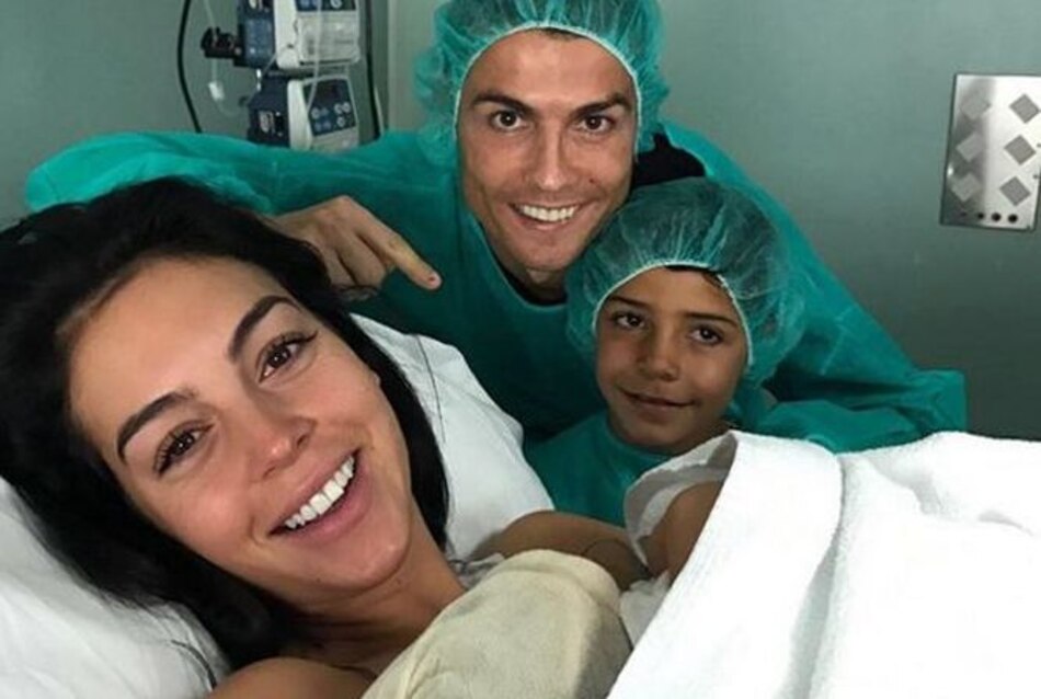 Cristiano Ronaldo anuncia el nacimiento de su hija Alana Martina