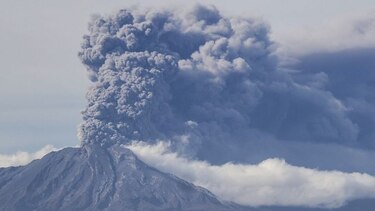 Cierran zona de exclusión de volcán Calbuco en Chile por lluvias