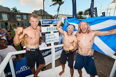 Los tres hermanos que lograron la hazaña de remar 15,000 km desde Perú a Australia