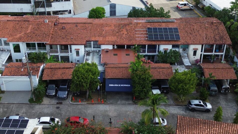 Martinelli aguarda en la embajada de Nicaragua mientras avanzan los trámites de su salida