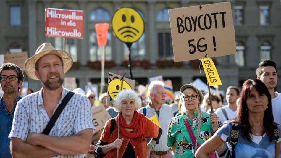 Miles de personas protestan en Suiza contra la implantación del 5G