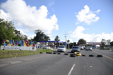 Cientos de conductores varados por cierre en Capira