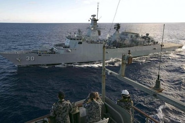 Barco australiano detecta otras señales submarinas en búsqueda del MH370