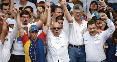 Oposición venezolana debate si va a las elecciones municipales