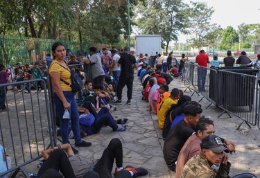 El Salvador lanza una iniciativa para los migrantes retornados; es financiada por la cooperación española